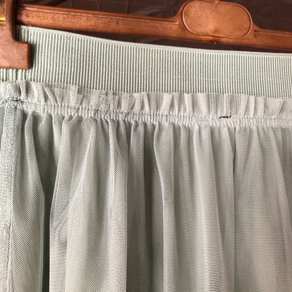 H and M tulle long skirt - Picture 4 of 4